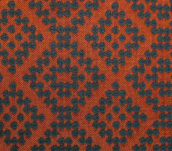 Shasha Dots E6 2529 103, meubelstof met ingeweven stippen in ruitpatroon