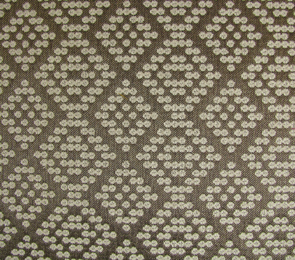 Shasha Dots E6 2529 103, meubelstof met ingeweven stippen in ruitpatroon
