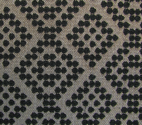 Shasha Dots E6 2529 103, meubelstof met ingeweven stippen in ruitpatroon
