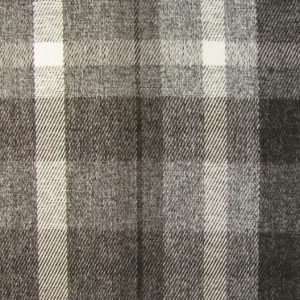 Galloway E4110-920, wollen meubelstof met geblokt patroon. | Effabrics.nl